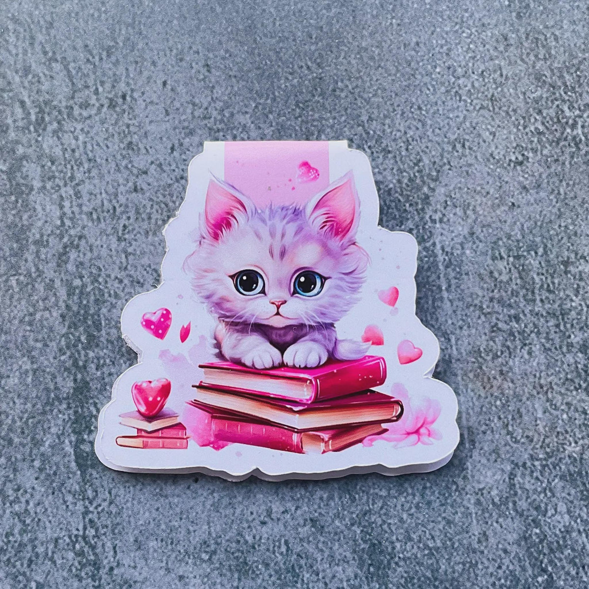 Reading Kitten Magnetic Bookmark __etsy:7990487552